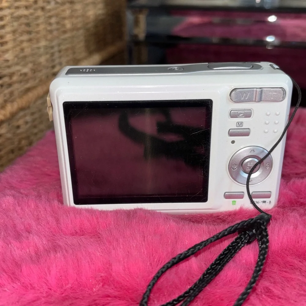 EUC POLAROID i531 digital camera. Resolution: 5.0 megapixels Z